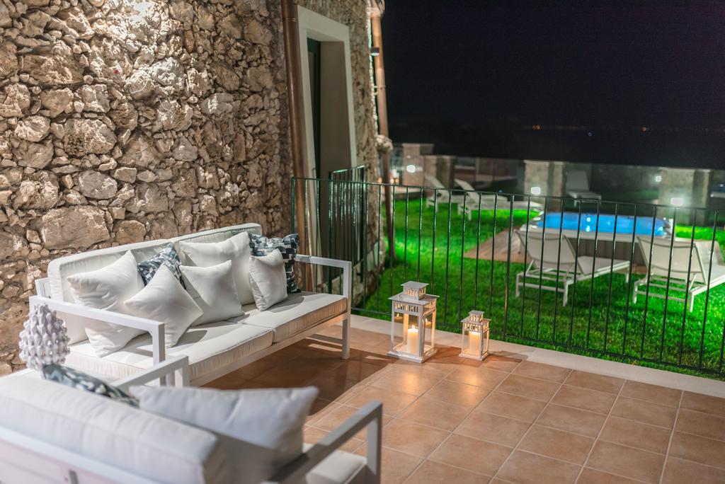 Sparviero Luxury Suites Taormina Exterior photo